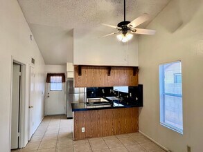 953 W Emelita Cir in Mesa, AZ - Building Photo - Building Photo
