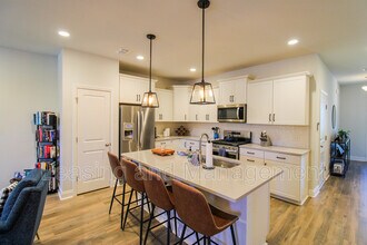 2234 Henry Tecklenburg Dr in Charleston, SC - Building Photo - Building Photo