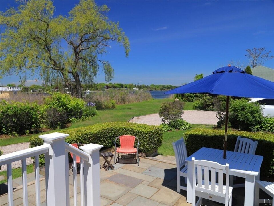 9 Pasadena Ave in Westerly, RI - Building Photo