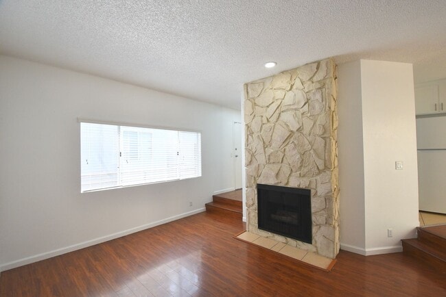11315 Moorpark St in Los Angeles, CA - Building Photo - Building Photo
