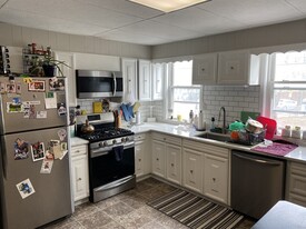 158 Holland St, Unit 1 Apartamentos