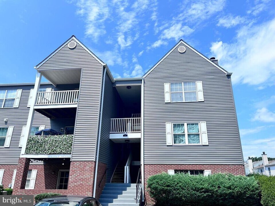 202 Grosvenor Ln in Stafford, VA - Building Photo