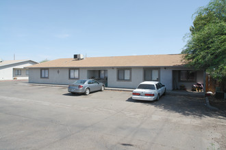 236 W Roger Rd in Tucson, AZ - Building Photo - Building Photo