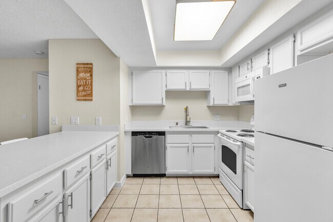 924 Falconhead Ln in Las Vegas, NV - Foto de edificio - Building Photo