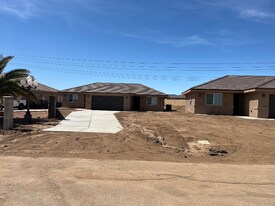 12327 Farmington St in Hesperia, CA - Building Photo