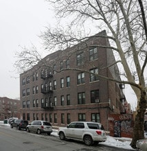 Palace Court in Brooklyn, NY - Foto de edificio - Building Photo
