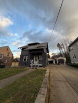 547 Lindell St in Akron, OH - Building Photo