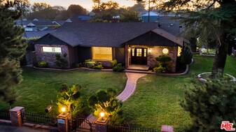 4559 Morella Ave in Los Angeles, CA - Building Photo