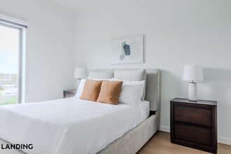 2623 Keene St, Unit 437 in Houston, TX - Foto de edificio - Building Photo