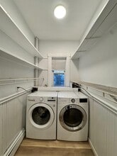 136 Sharon St, Unit 2 in Medford, MA - Building Photo - Building Photo