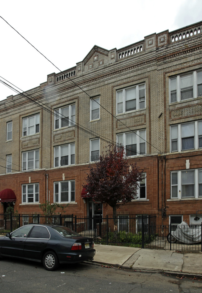 27-29 Van Wagenen Ave in Jersey City, NJ - Building Photo - Building Photo