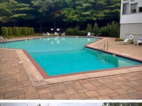 4 Staunton Ct in Farmington, CT - Building Photo - Building Photo