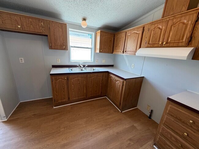 307 Benton St in Rossville, IL - Building Photo - Building Photo