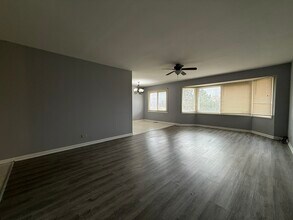 3108 Roberts Dr in Woodridge, IL - Building Photo - Building Photo