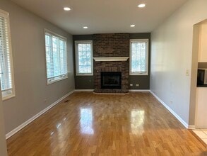 1227 S Parkside Dr in Palatine, IL - Building Photo - Building Photo