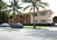 126 Sidonia Ave in Coral Gables, FL - Foto de edificio - Building Photo