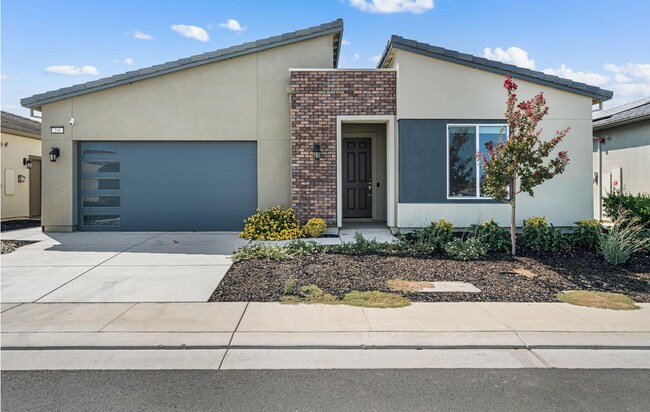 property at 200 Chinook Dr