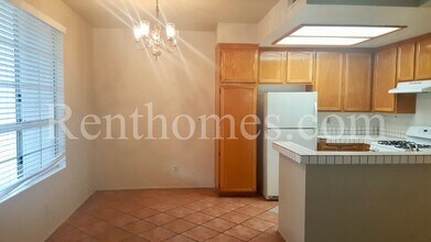11530 Caminito La Bar in San Diego, CA - Building Photo - Building Photo