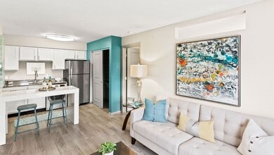 2323 S Bumby Ave in Orlando, FL - Building Photo - Building Photo