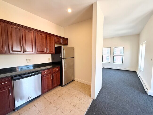 590 Columbus Ave, Unit 3 in Boston, MA - Foto de edificio - Building Photo