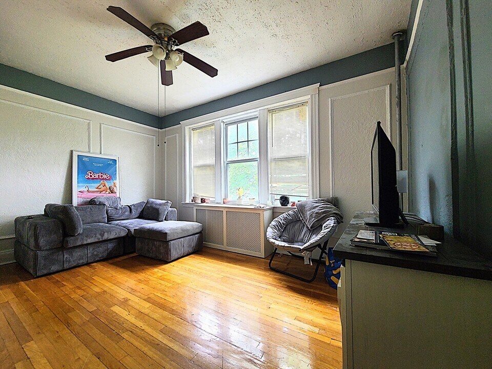 1691 Commonwealth Ave in Boston, MA - Building Photo