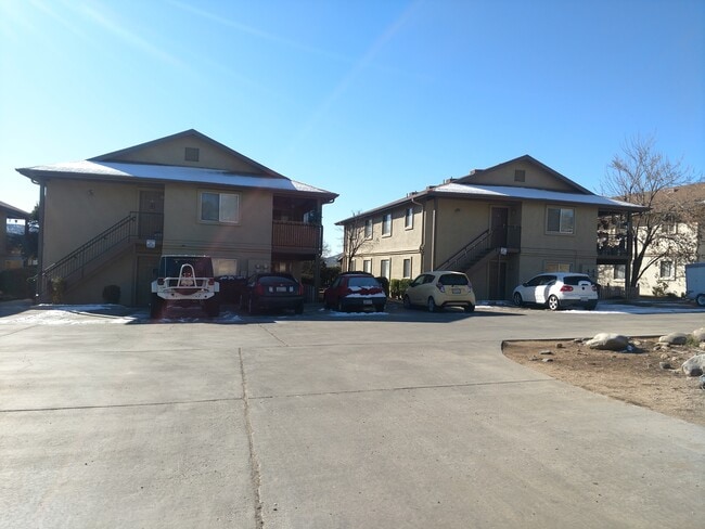 151 E Whipple Ext