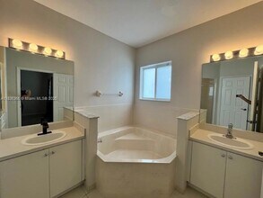 1982 SE 23rd Terrace in Homestead, FL - Building Photo - Building Photo