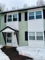 11 Kathleen Ct in Kiamesha Lake, NY - Building Photo