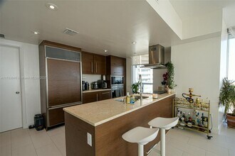 495 Brickell Ave in Miami, FL - Building Photo - Building Photo