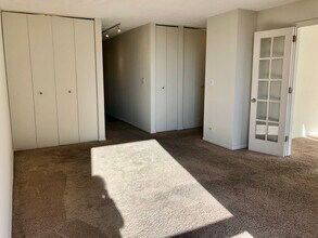 1122 N Clark St, Unit 1810 in Chicago, IL - Building Photo - Building Photo