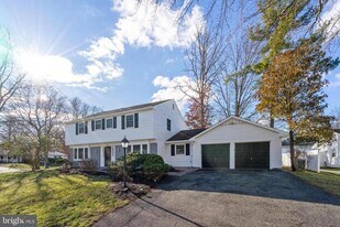 13134 Madonna Ln in Fairfax, VA - Building Photo