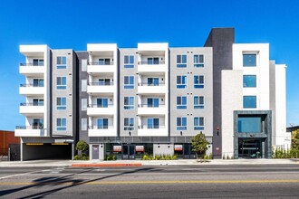 7401 Lankershim Blvd in Los Angeles, CA - Building Photo - Building Photo