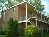 EMUCampus Apt Bldg in Ypsilanti, MI - Foto de edificio - Building Photo