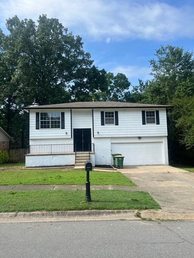 14107 Ridgewood Dr