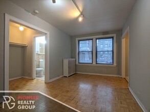 737 W Belmont Ave, Unit #739-111 in Chicago, IL - Building Photo - Building Photo