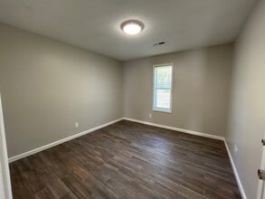 40 Fairway Cv in Jackson, TN - Foto de edificio - Building Photo