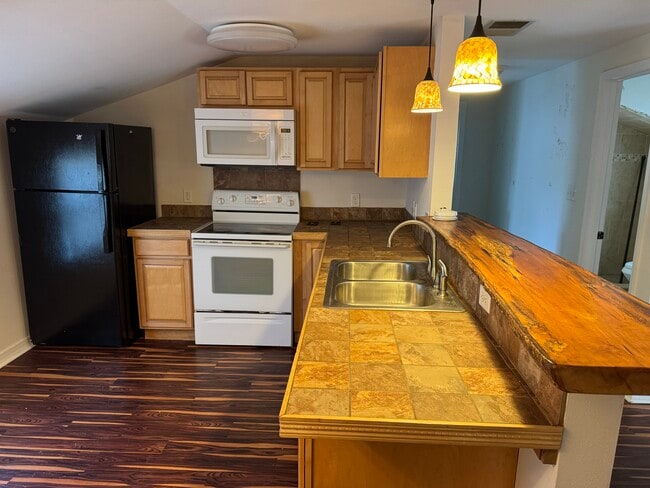 312 1/2 S Alabama Ave, Unit Chelsea's Place in DeLand, FL - Foto de edificio - Building Photo