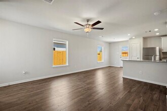 10430 Red Cardinal Dr in Cleveland, TX - Building Photo - Building Photo