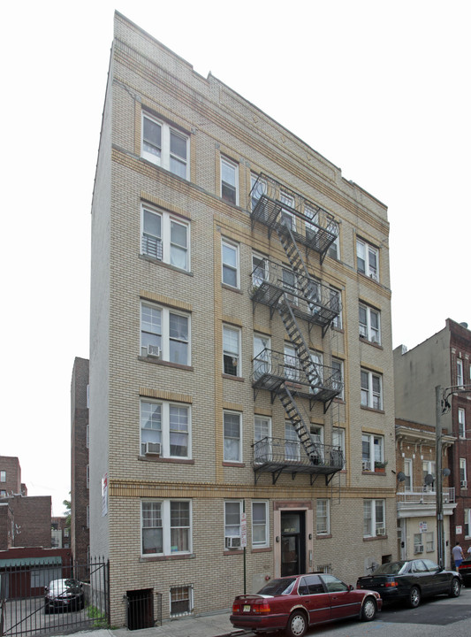 6406-6408 Dewey Ave in West New York, NJ - Building Photo