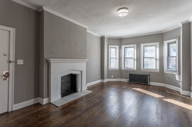 Ludlow Woodland Apartments in Cleveland, OH - Building Photo - Interior Photo