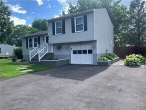 9479 Bygone Dr in Brewerton, NY - Building Photo - Building Photo