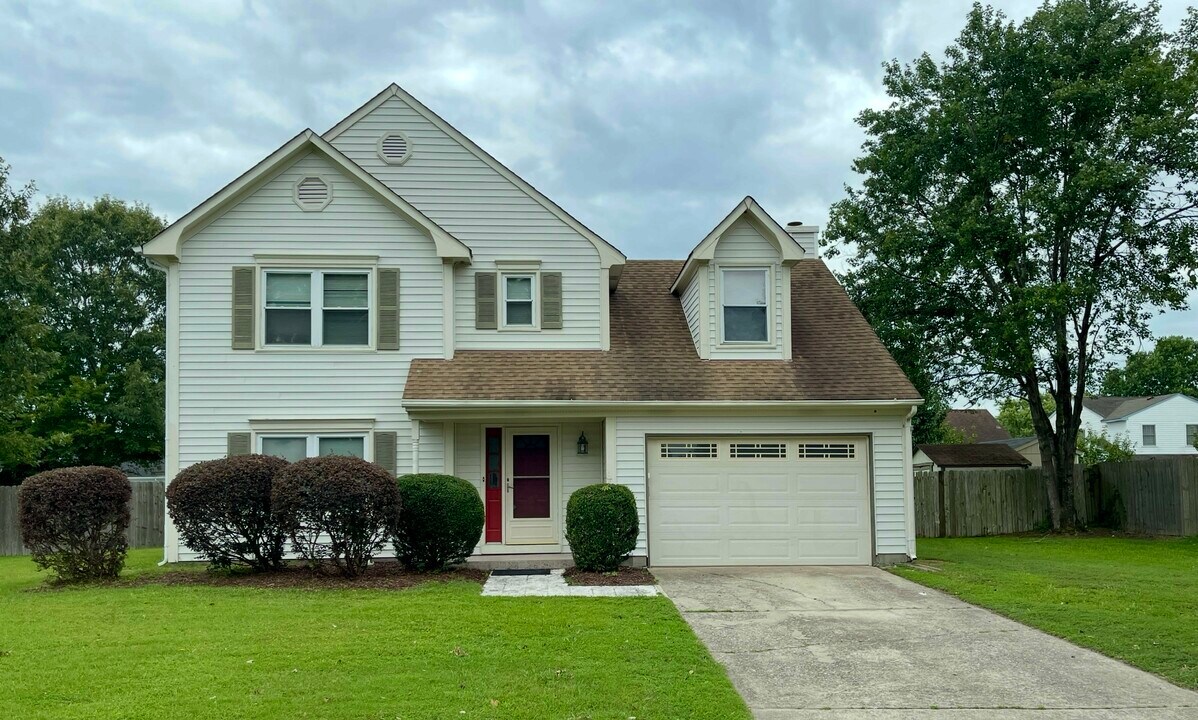 1311 Copper Stone Cir in Chesapeake, VA - Building Photo