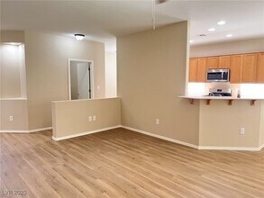 2151 Desert Woods Dr in Henderson, NV - Building Photo - Building Photo