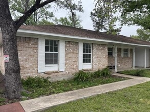 22189 E Martin Dr in Porter, TX - Building Photo - Building Photo