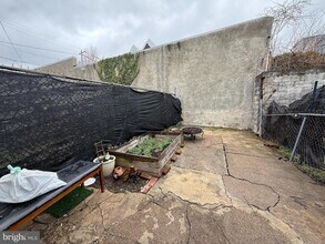 1249 W College Ave in Philadelphia, PA - Building Photo - Building Photo