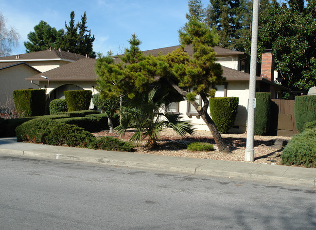 1259 Acalanes Dr in Sunnyvale, CA - Building Photo - Building Photo