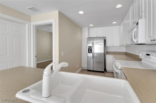 15068 Blue Marlin Terrace in Bonita Springs, FL - Foto de edificio - Building Photo