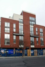 320 Bedford Ave in Brooklyn, NY - Building Photo - Building Photo