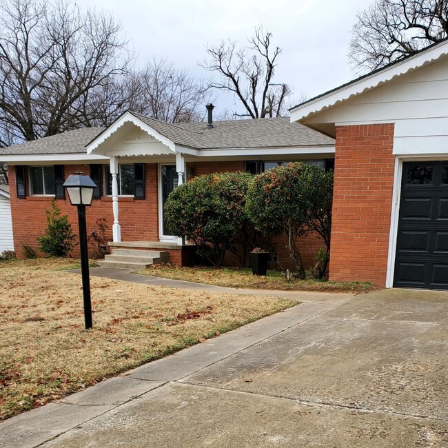 property at 700 N Woodland Dr