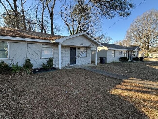 property at 1005 Wright St